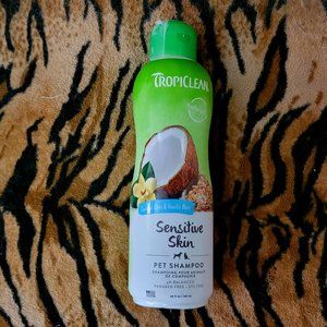Pet Shampoo Tropiclean Sensitive Skin Coconut Vanilla 20 oz New!